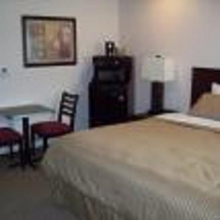 Price Pointe Inn Waukesha Esterno foto