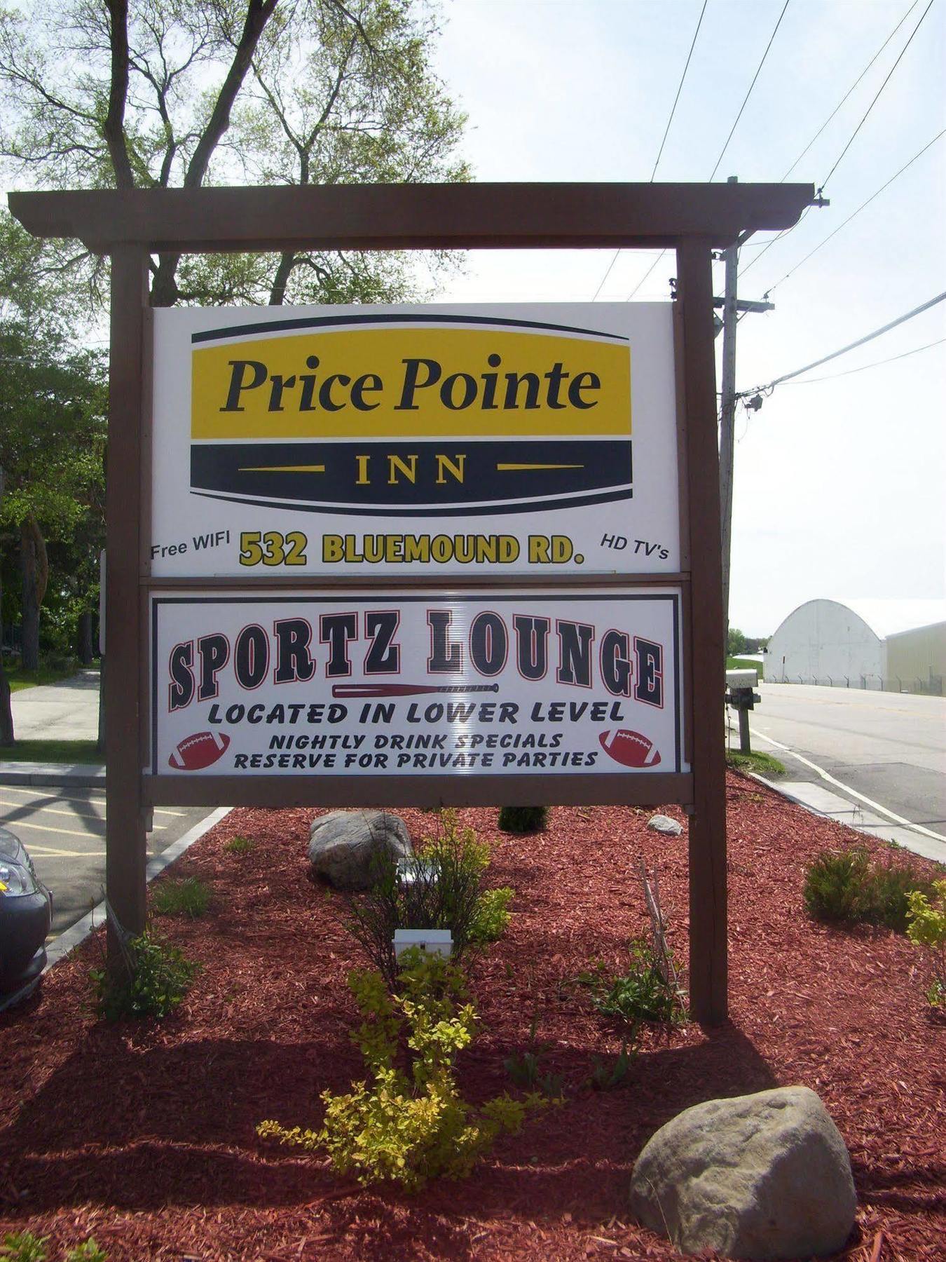 Price Pointe Inn Waukesha Esterno foto