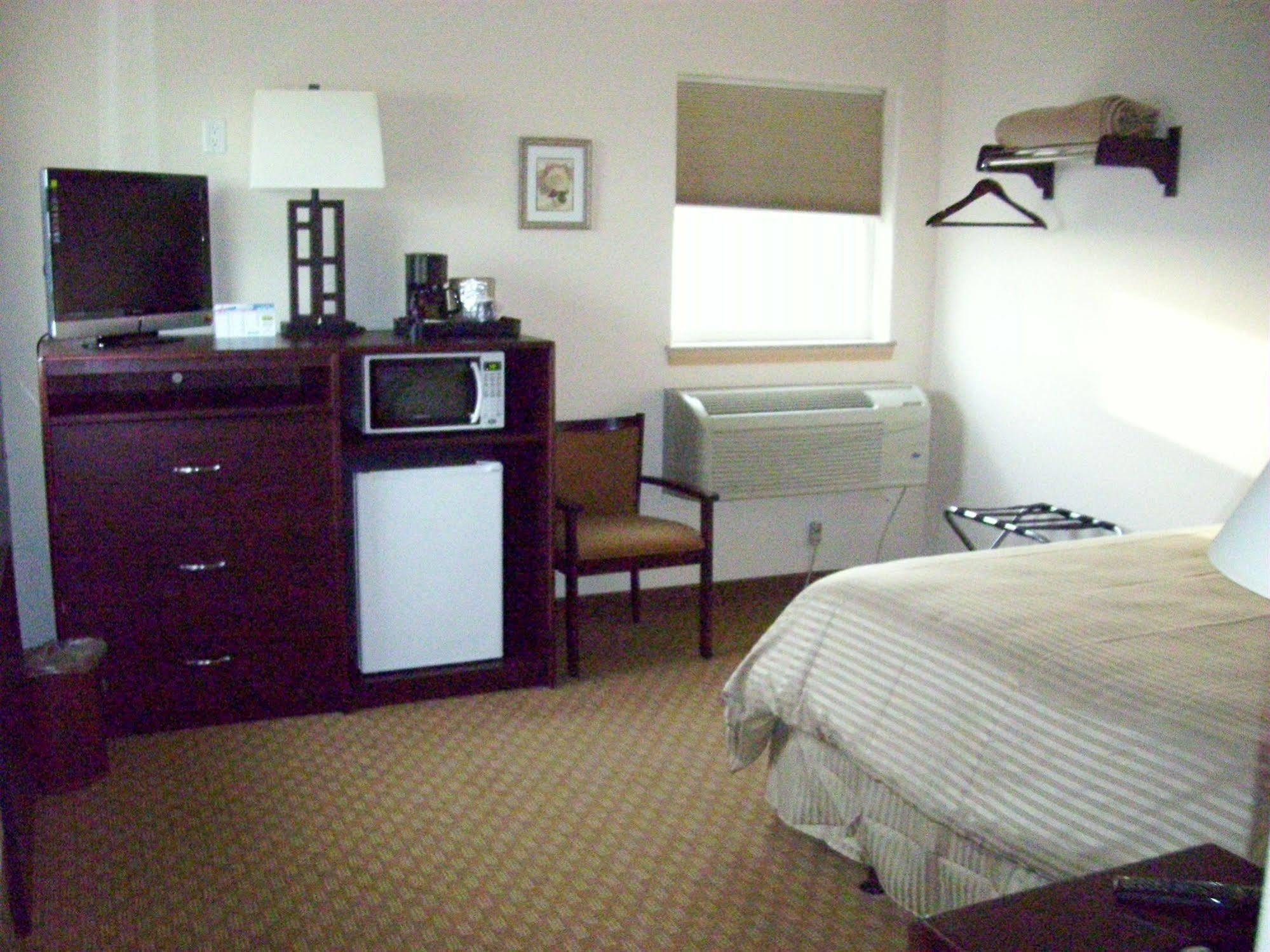 Price Pointe Inn Waukesha Esterno foto