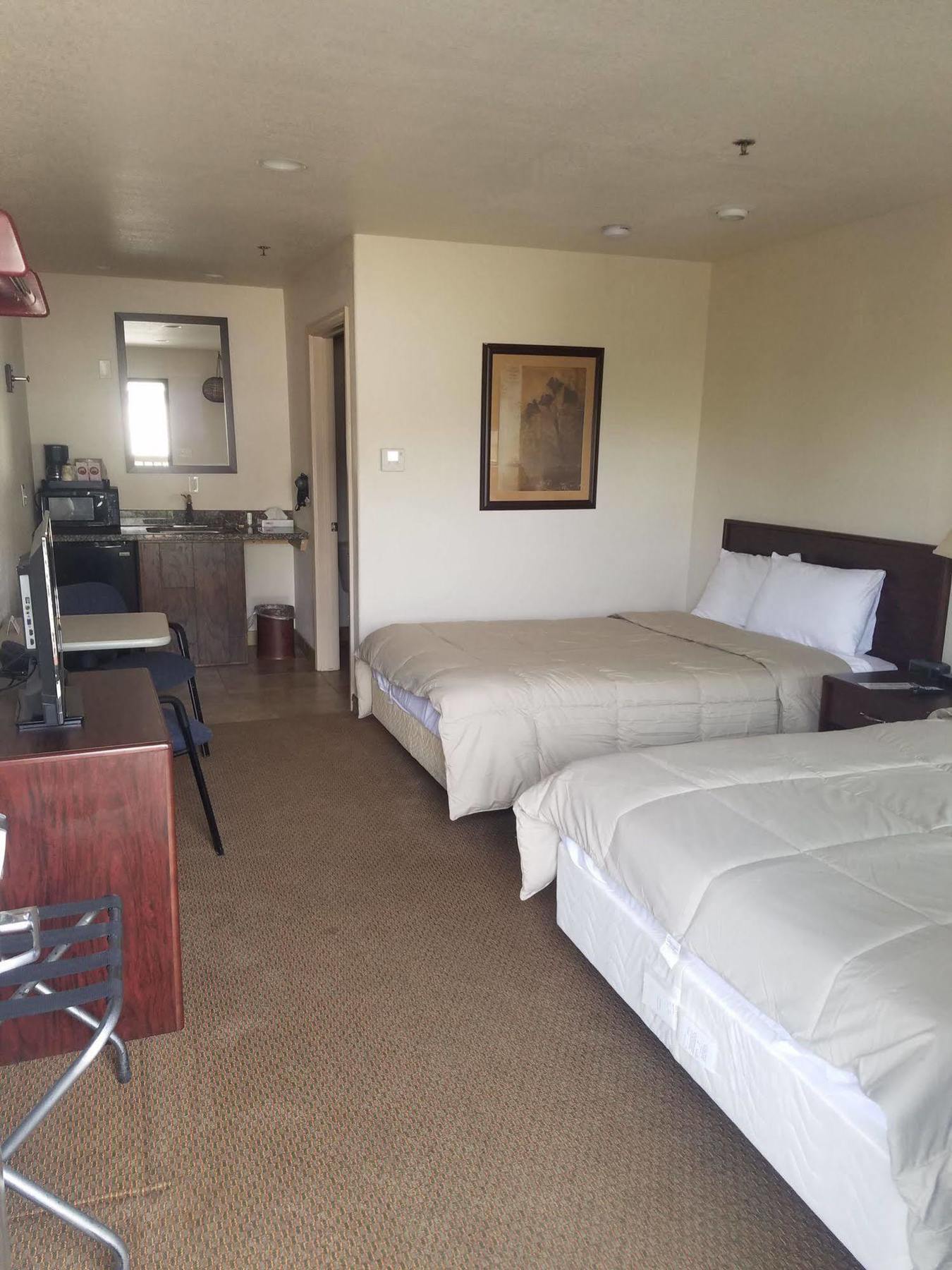 Price Pointe Inn Waukesha Esterno foto