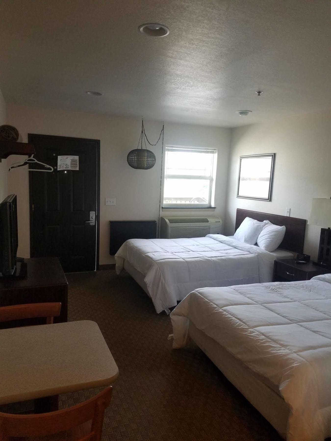 Price Pointe Inn Waukesha Esterno foto