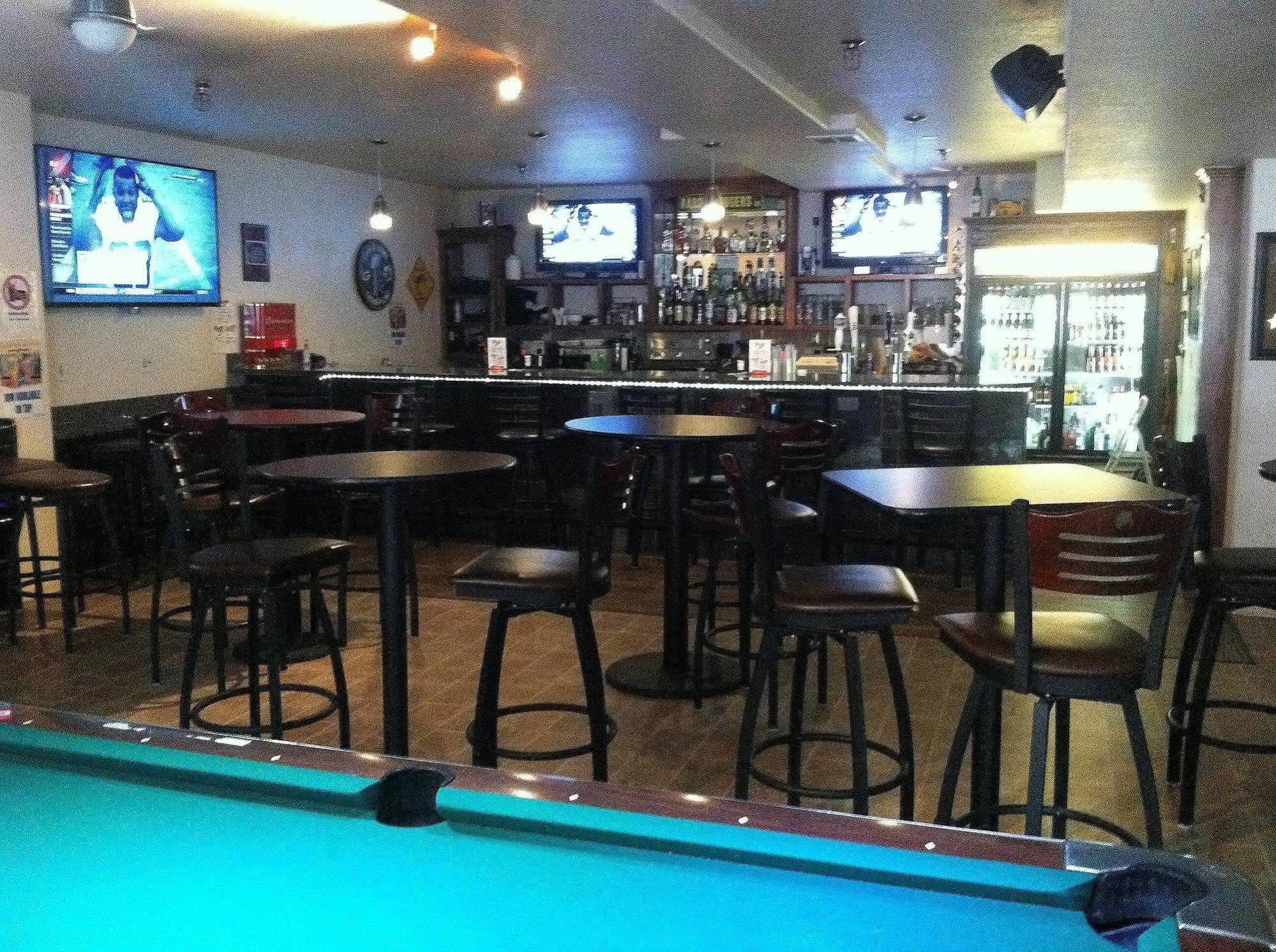Price Pointe Inn Waukesha Esterno foto